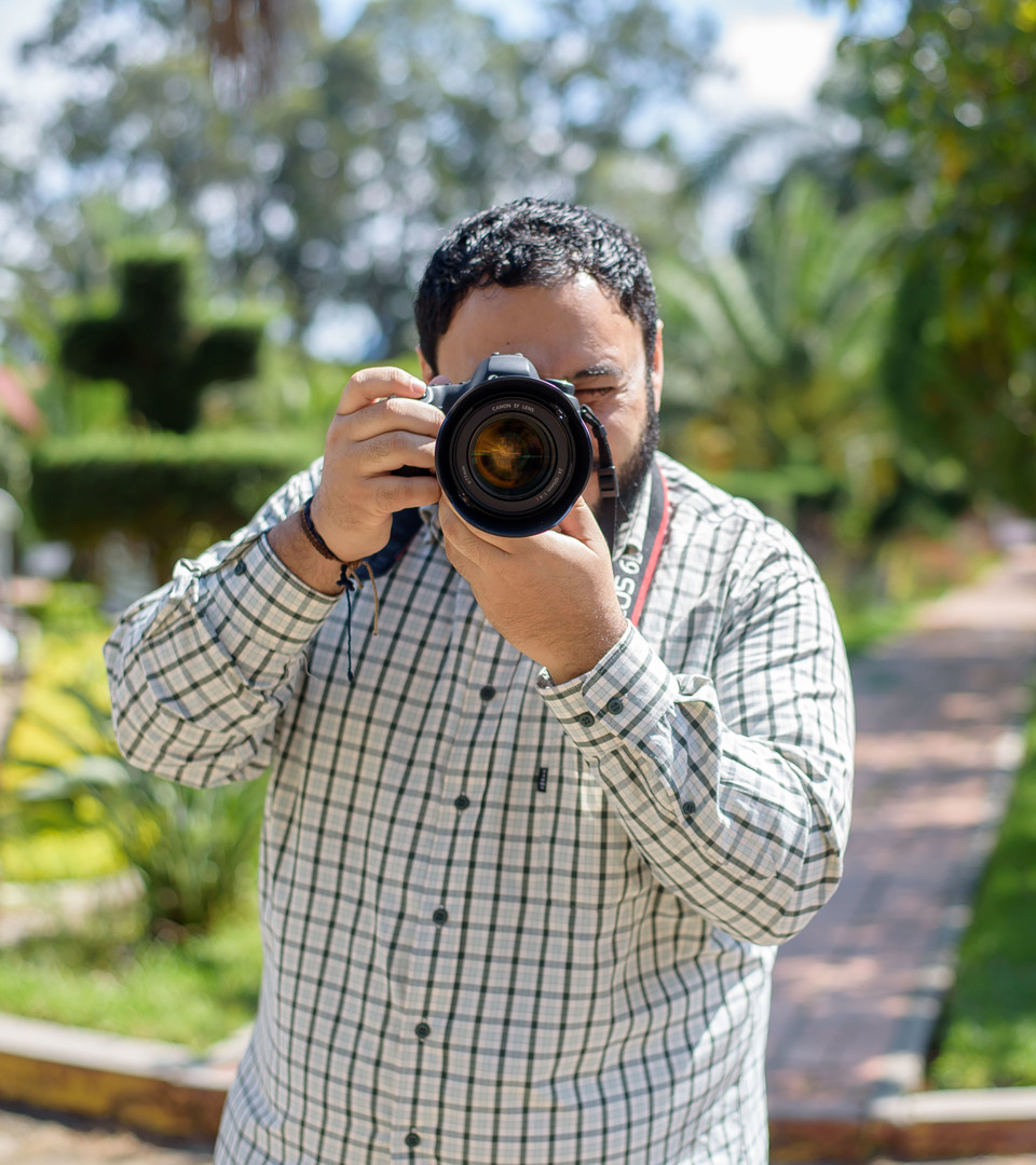 Antonio Lopez R. (mariopicsgt) - Fotógrafo en Guatemala - Oficina_2.jpg