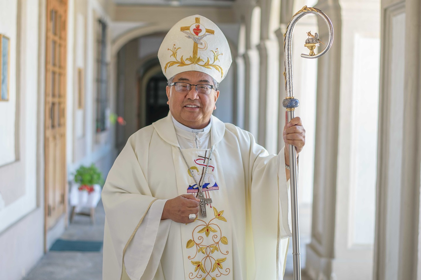 Mons. Oscar Julio Vian Morales, QEPD